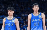 开云-媒体人：周琦今晚堪称擎天一柱，这样的周琦久违了
